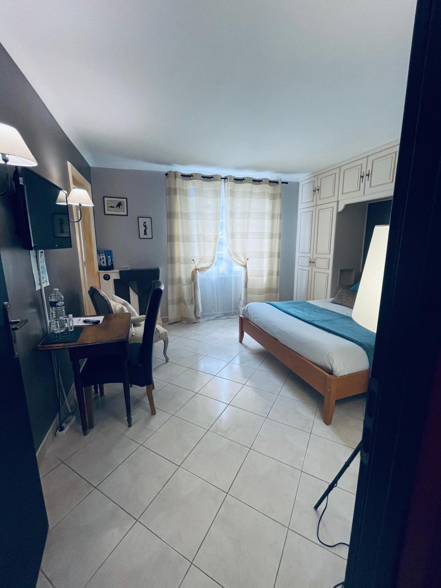 La Colliniere Hotel Sainte-Gemme-Moronval Room photo